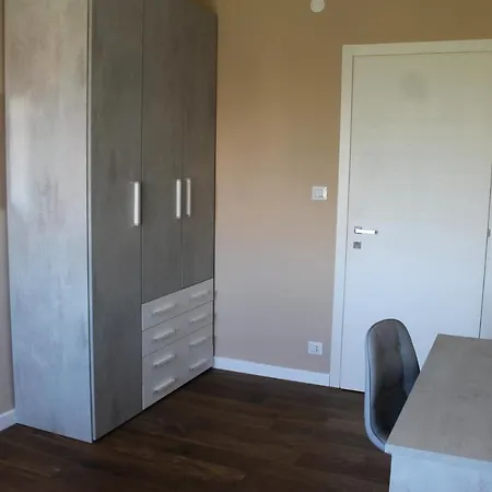 T-rooms * 卡利亚里
