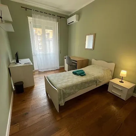 T-rooms Vendégház Cagliari