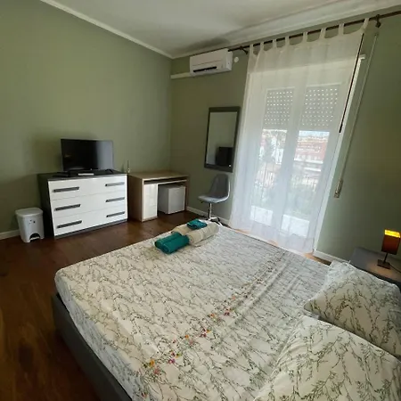 T-rooms * 卡利亚里